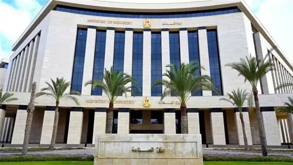 وزير الصناعة يصدر قراراً بتعديل ضوابط تأجير المصانع داخل المناطق الصناعية ومناطق المطور الصناعي لدعم المستثمرين