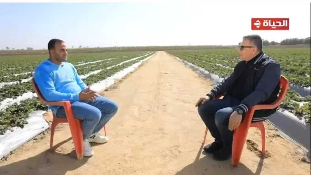 عمرو الليثي يكشف قصة نجاح شاب من الأرياف ذهب للصحراء وجعلها جنة خضراء