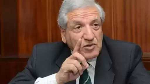 هل نعيش أزمة عابرة أم استنزافًا طويلًا؟.. أستاذ اقتصاد يُجيب