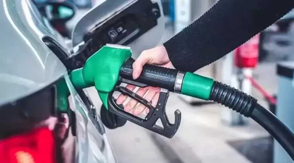 الوادي الجديد تعتمد تعريفة جديدة لسيارات الأجرة بعد زيادة أسعار الوقود