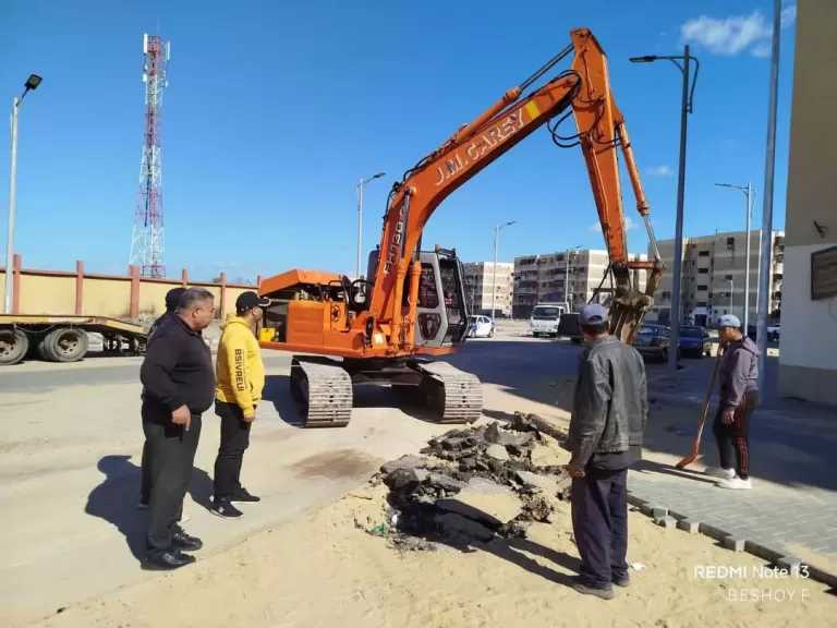 بورسعيد تزيل تعديات البناء وتكثف عمليات التطوير الشامل في 8 أحياء