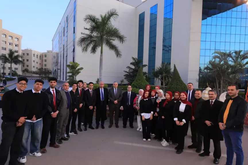 رئيس جامعة كفر الشيخ يشارك أسرة طلاب من أجل مصر حفل الإفطار الجماعي