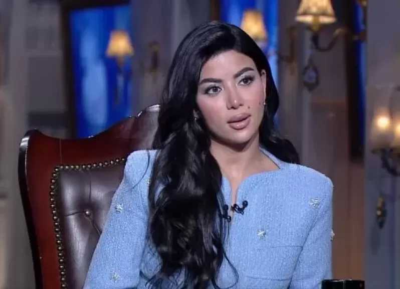 كارولين عزمي: عشت قصة حب 4 سنوات وكانت أول جرح في حياتي