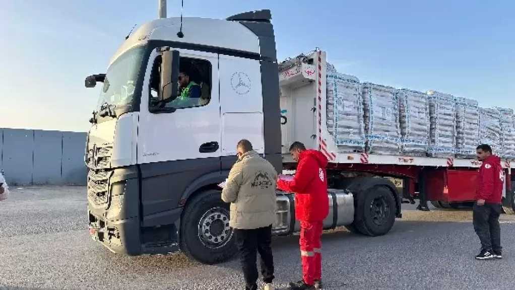 الهلال الأحمر: 2,700 طن مساعدات جديدة لدعم أهالي غزة