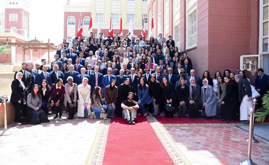 وزير الخارجية يعقد لقاءً تفاعليا مع طلاب الجامعة البريطانية في مصر