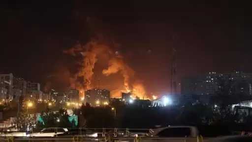 إيران تطلق موجة جديدة من الصواريخ على إسرائيل وقصف إسرائيلي عنيف على طهران