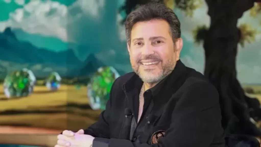 وصل باريس.. نقابة الموسيقيين تكشف تطورات الحالة الصحية لـ هاني شاكر