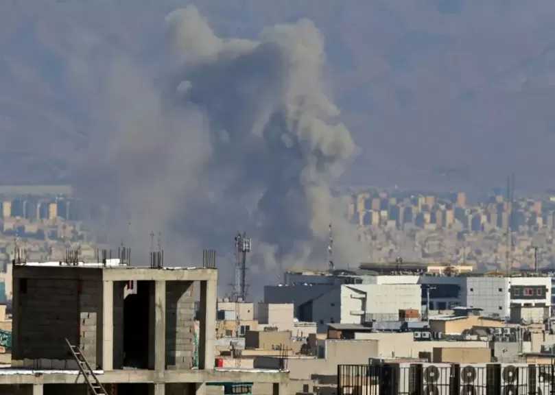 انفجارات قوية تهز طهران.. وجيش الاحتلال يعلن موجة ضربات واسعة النطاق