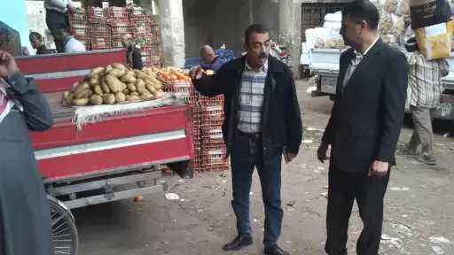 نائب محافظ الدقهلية يتفقد معارض السلع ومنافذ البيع وسوق الجملة لمتابعة توافر السلع والأسعار