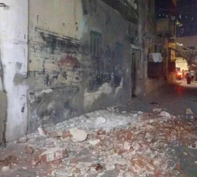 الإسكندرية.. انهيار جزئي لعقار بحي غرب وإصابة شخصين