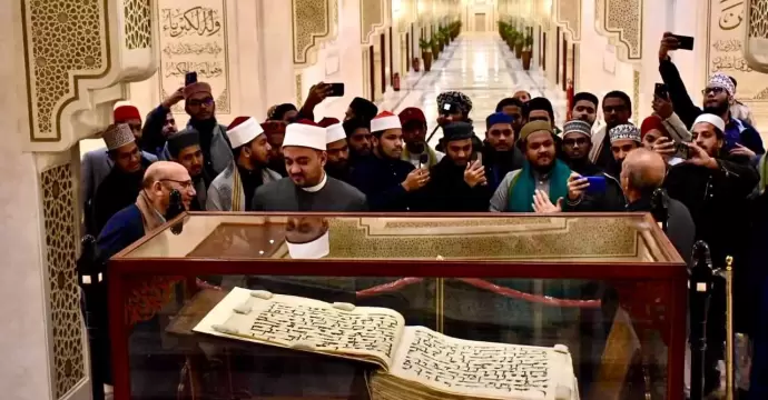 أمين «الأعلى للشئون الإسلامية» يصطحب وفدًا من بنجلاديش في جولة بمسجد مصر |صور