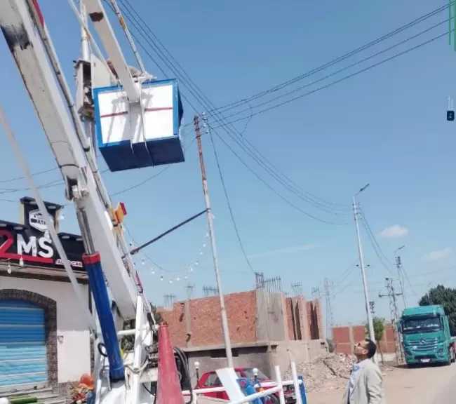 محافظ الشرقية يتابع خطة ترشيد استهلاك الكهرباء في أعمدة الإنارة والمباني الحكومية