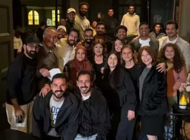 نيللي كريم تنتهي من تصوير على قد الحب اليوم.. واحتفال داخل لوكيشن التصوير