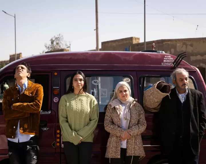 سلمى أبو ضيف تساعد كابونجا في دفن جثة زقزوق في الحلقة 9 من مسلسل عرض وطلب