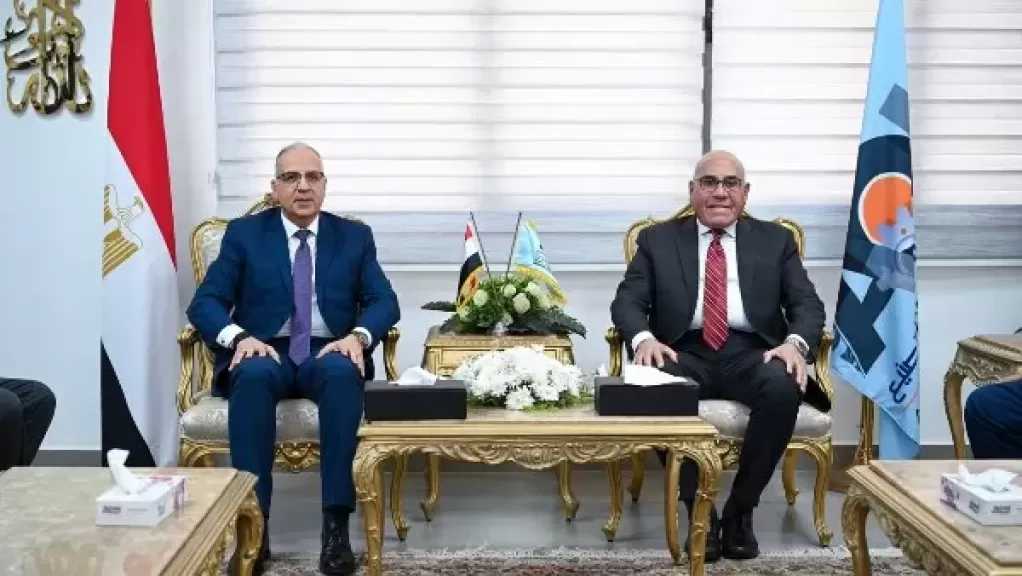 رئيس “العربية للتصنيع” ووزير الري يتفقدان مركز التصنيع الرقمي بمصنع المحركات التابع للهيئة