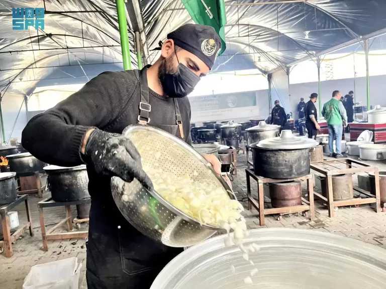 سلمان للإغاثة يواصل جهوده لسد العجز في المواد الغذائية بقطاع غزة عبر توزيع وجبات يومية على آلاف الأسر النازحة