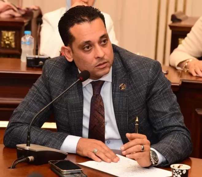 محمد نشأت: رسائل الرئيس السيسي في إفطار الأسرة المصرية تؤكد مصارحة الشعب بالحقائق وتوجيه الحكومة لحماية محدودي الدخل