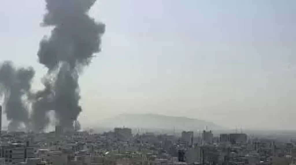 جيش الاحتلال يزعم تدمير طائرة كان يستخدمها خامنئي في مطار مهر أباد بطهران