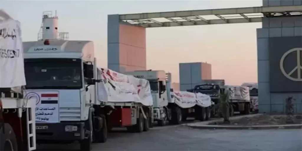 قافلة زاد العزة الـ157 تدخل إلى الفلسطينيين في قطاع غزة