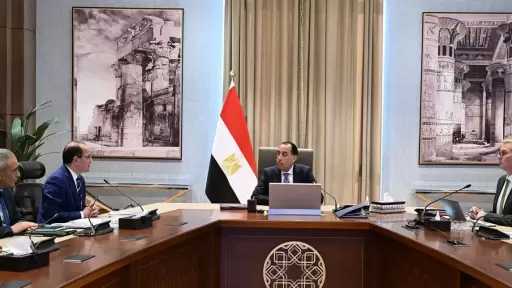 رئيس الوزراء يتابع موقف تنفيذ عدد من ملفات العمل بالمنطقة الاقتصادية لقناة السويس