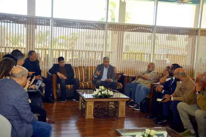 وزير السياحة والآثار يلتقي بأعضاء غرفة الغوص والأنشطة البحرية بشرم الشيخ لبحث سبل تطوير نشاط الغوص