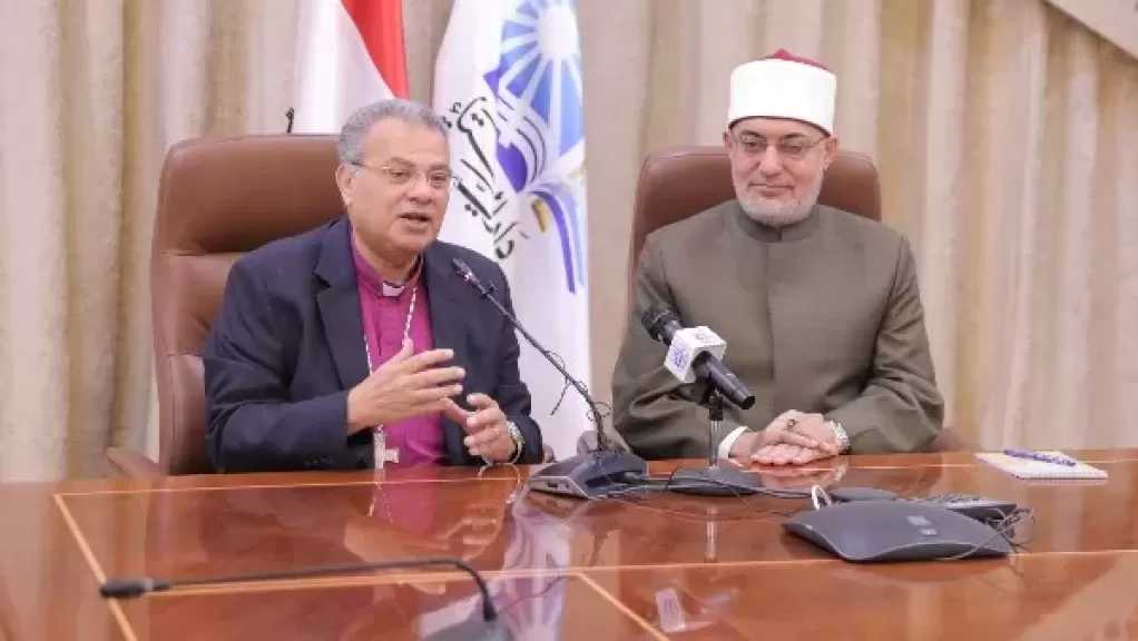 رئيس الطائفة الإنجيلية يهنئ مفتي الجمهورية بقرب حلول عيد الفطر المبارك.. صور