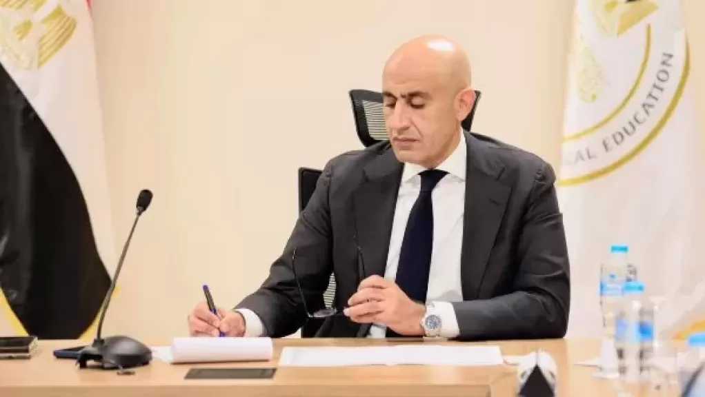 التعليم تعلن الأوراق المطلوبة من المعلمين الراغبين في عدم مد الخدمة بعد سن المعاش