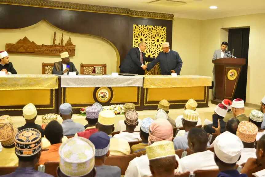 موفدو الأوقاف يشاركون في احتفال المركز الإسلامي المصري بالطلاب المتفوقين بتنزانيا