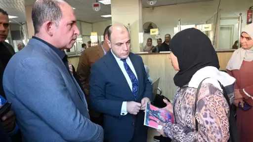 محافظ الغربية يراجع الخدمات ويطّلع على الملفات بمجلس مدينة قطور