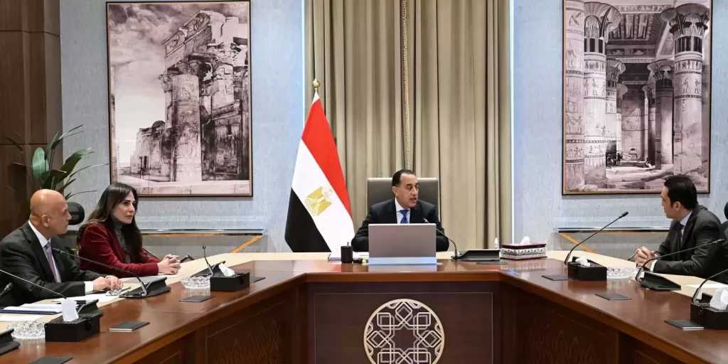 رئيس الوزراء يوجه بعرض مسودة الاصدارة الثانية على مجلس الوزراء ثم طرحها للنقاش العام مع المستثمرين وكبار رجال الفكر