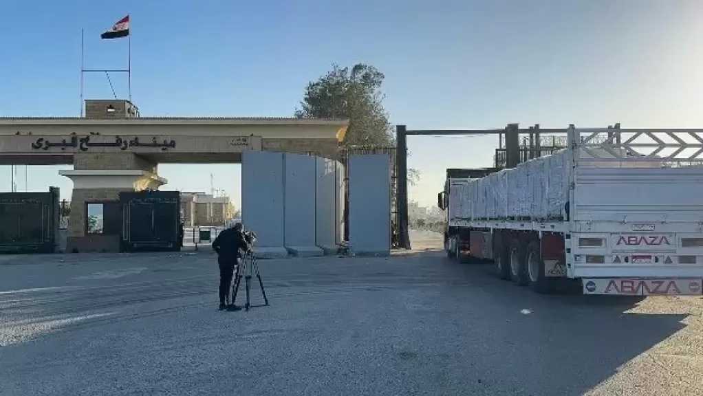 قافلة ”زاد العزة” الـ 159 تدخل إلى الفلسطينيين في قطاع غزة
