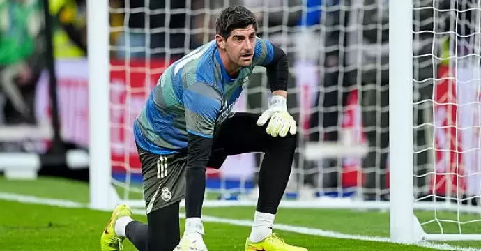 ريال مدريد يؤكد غياب كورتوا عن ديربي العاصمة بسبب الإصابة