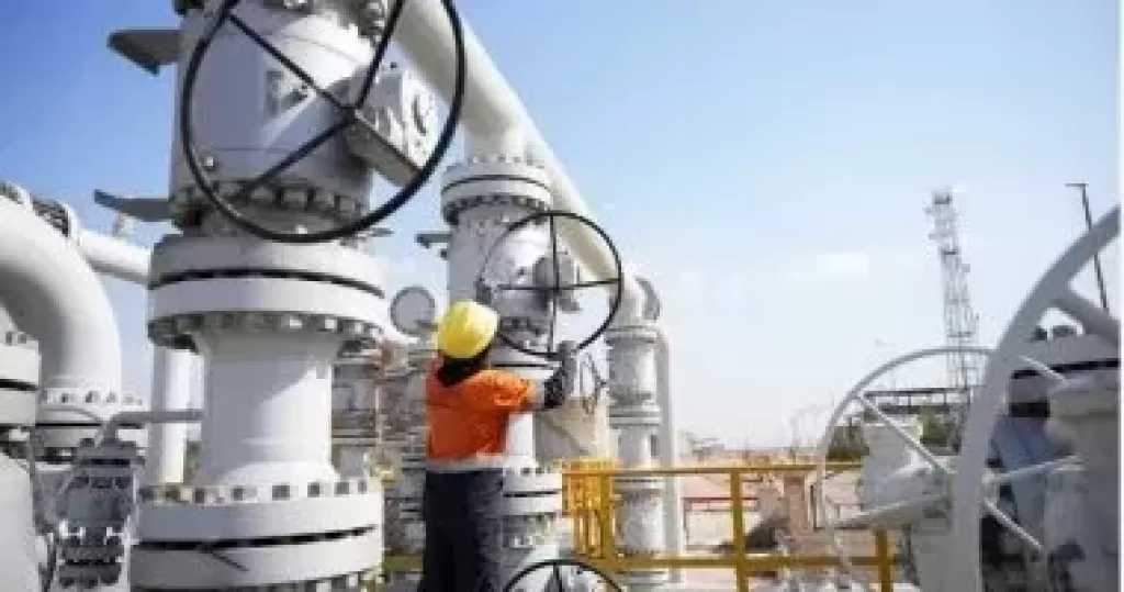 تصاعد التهديدات المباشرة لأمن إمدادات الطاقة.. أهم المستجدات بالأسواق العالمية