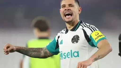 مانشستر يونايتد يحدد قيمة صفقة جيماريش