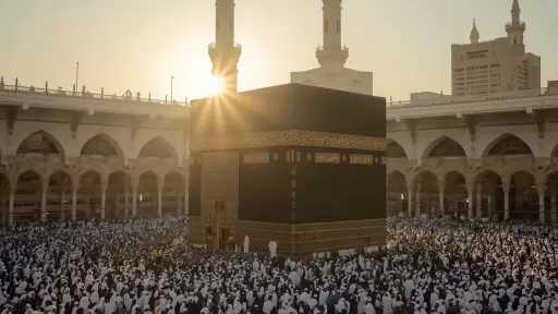 ”السياحة”: متابعة حركة عودة المعتمرين المصريين من الأراضي السعودية بالتنسيق مع لجان الوزارة بمكة المكرمة والمدينة المنورة