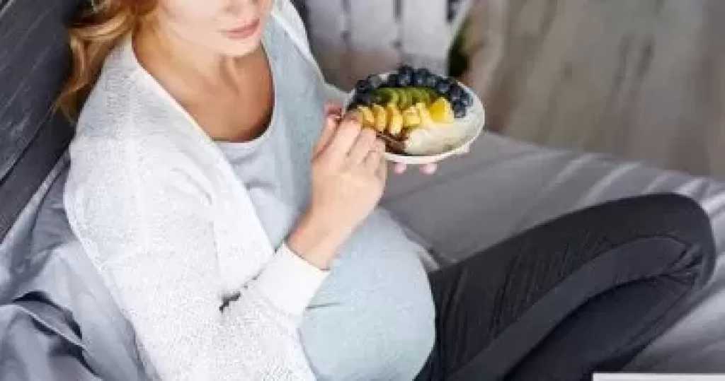 علاقة وثيقة بين الأطعمة فائقة المعالجة وتأخر الحمل.. دراسة تحذر