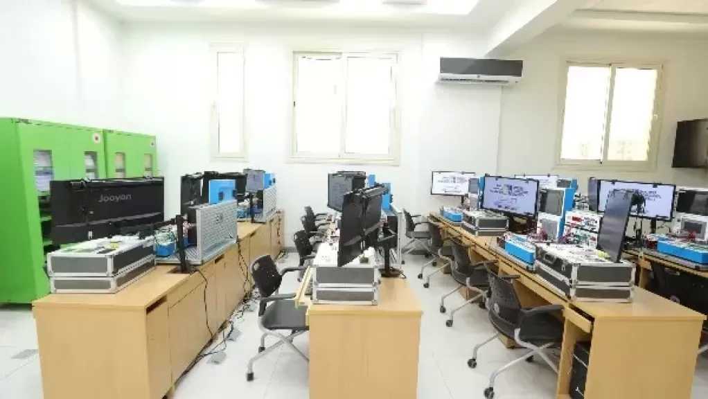 التعليم العالي: الجامعات التكنولوجية ركيزة التحول للاقتصاد المعرفي والصناعي