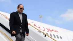 الرئيس السيسي يزور البحرين والملك حمد بن عيسى على رأس مستقبليه