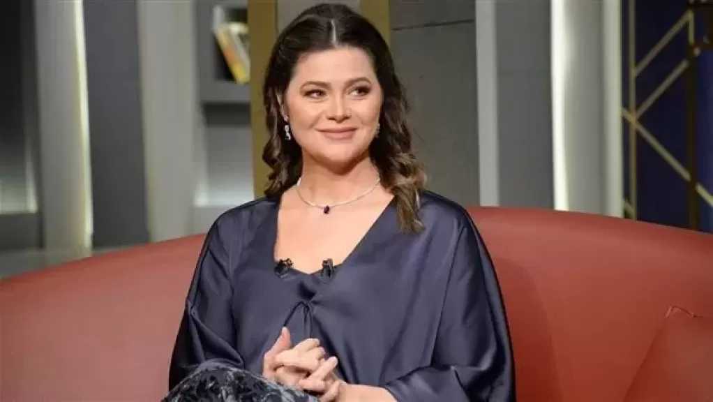 يسرا اللوزي: سعيدة بلقب “أم البنات” وزواجي المبكر أفادني