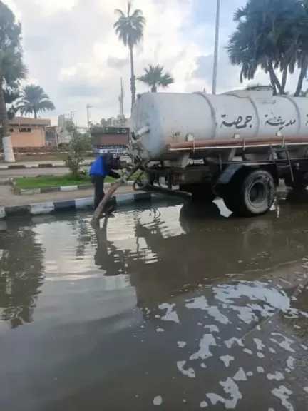 التنمية المحلية والبيئة: طوارئ بالمحافظات لمواجهة التقلبات الجوية.. ورفع مخلفات الأمطار من الشوارع والميادين