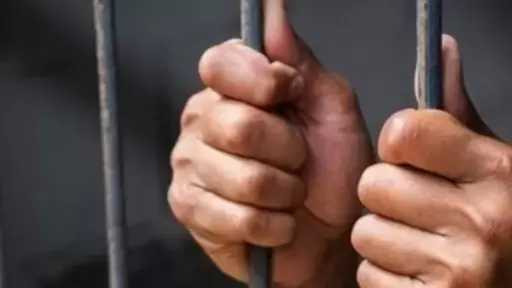 إحالة عاطل للجنايات بتهمة حيازة سلاح ناري واستعراض القوة بعين شمس