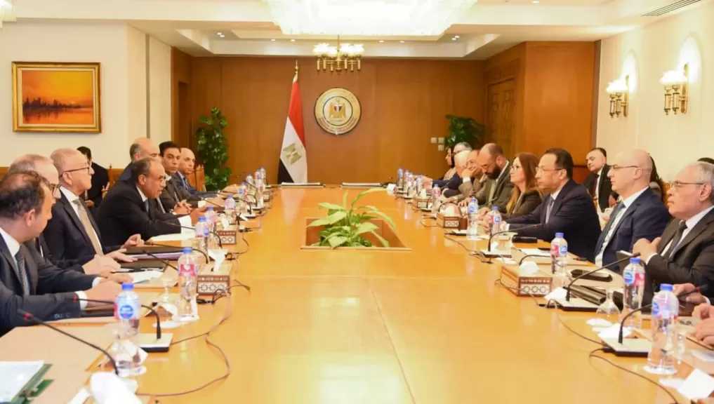 عبد العاطي وطلعت يشاركان في تدشين طابع بريد المئوية الثانية لوزارة الخارجية