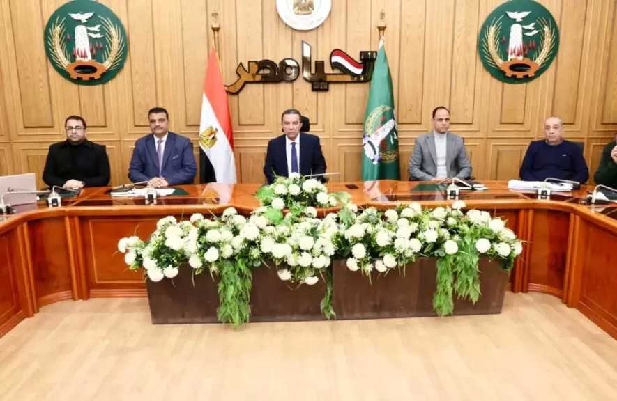 محافظ المنوفية يستعرض الموقف التنفيذي لمشروعات الخطة الاستثمارية