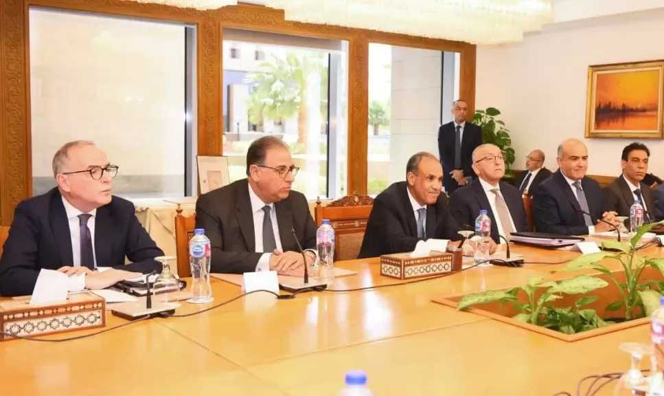 وزيرا الخارجية والاتصالات يبحثان التعاون في مجال التحول الرقمي وتطوير الخدمات القنصلية ويشاركان في تدشين طابع بريد المئوية الثانية لوزارة الخارجية