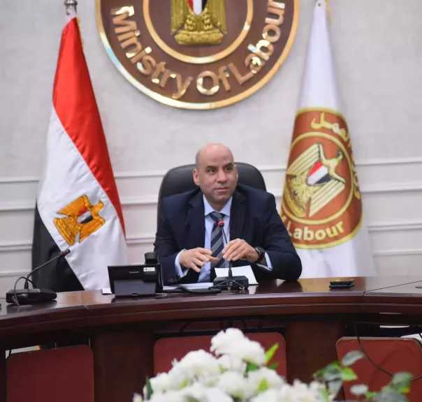 وزير العمل يُصدرُ قرارًا وزاريًا بشأن حظر تشغيل الأطفال أقل من 15 سنة