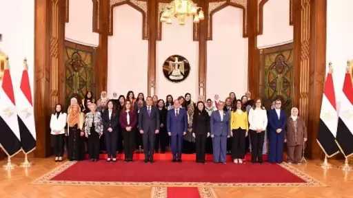 الأم المثالية في الغربية: فرحانة أوي إني شفت الرئيس السيسي