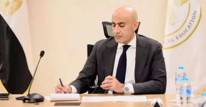 وزير التعليم يعتمد ضوابط توزيع متحصلات مصروفات المدارس الرسمية للغات