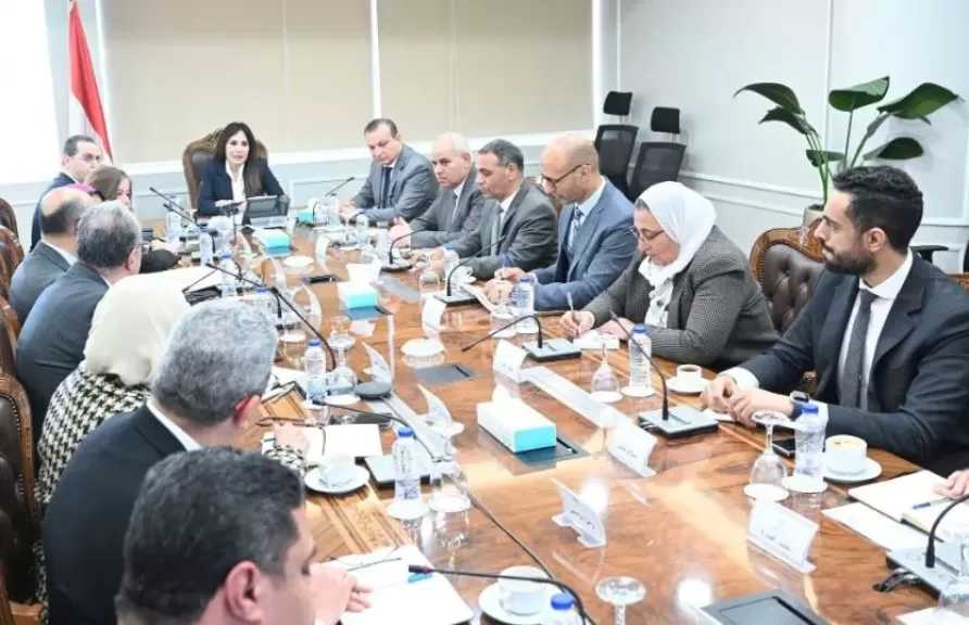 وزيرة الإسكان تبحث إجراءات وآليات طرح وحدات سكنية بنظام الإيجار