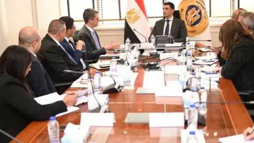 وزير الصناعة يبحث مع وفد البنك الدولي ومؤسسة التمويل الدولية سبل دعم المشروعات الصناعية بمصر