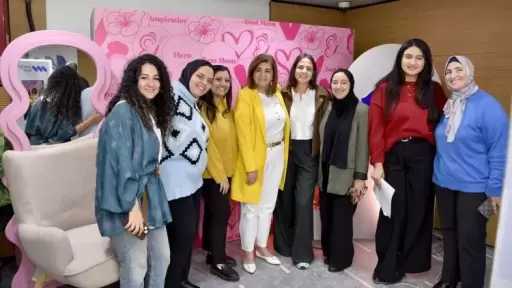 احتفالاً بشهر المرأة.. بنك قناة السويس يُنظم سلسلة معارض لموظفاته ويوزّع هدايا تذكارية تقديرًا لدورهن